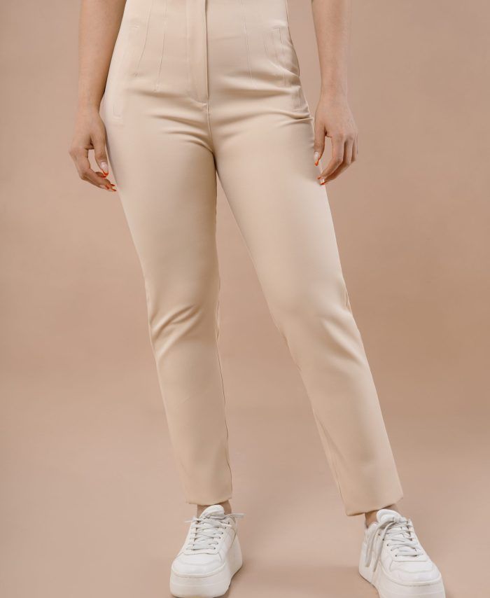 Pantalón pitillo, tiro alto con pinzas en cintura