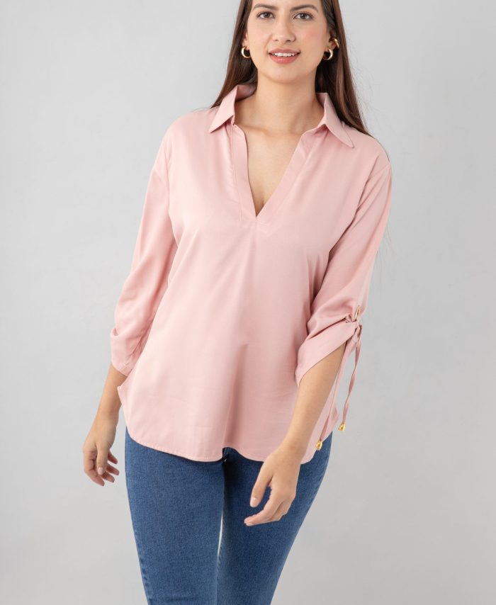 Blusa con detalle en la manga