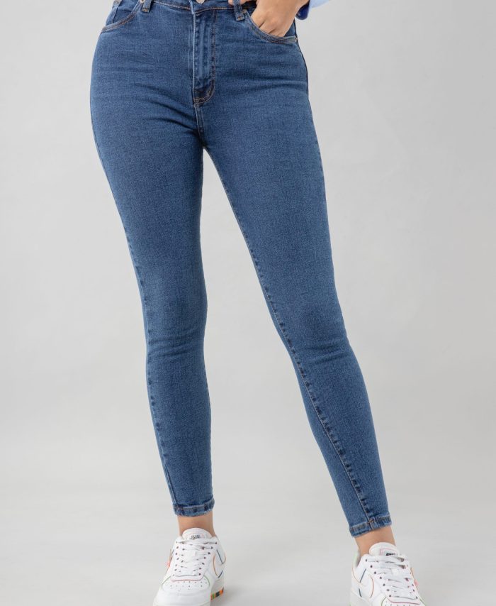 Pantalón skinny, tiro alto bota tubo
